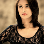 Erica Fernandes (2)